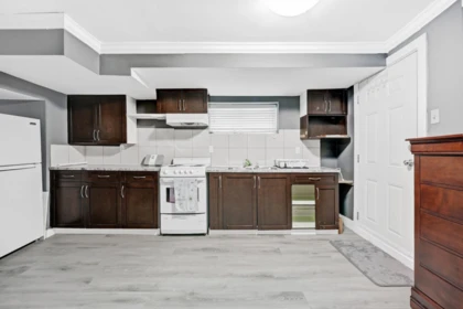 Laundry Room Photo of 10886 132a Street, Surrey, BC