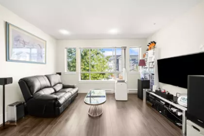 Kitchen Photo of 4 19752 55a Avenue, Langley, BC