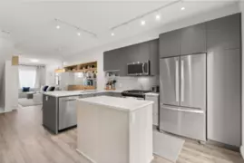 63 9718 161a Street, Surrey, BC
