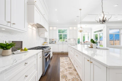Kitchen Island Photo of 13062 15a Avenue, Surrey, BC