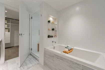 Hot Tub / Spa Photo of 2109 1111 Richards Street, Vancouver, BC