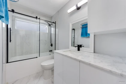 Guest Bathroom Photo of 1 9437 Hazel Street, Chilliwack, BC
