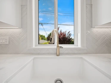 Primary Bathroom Photo of 4 3786 Peter Street, Burnaby, BC