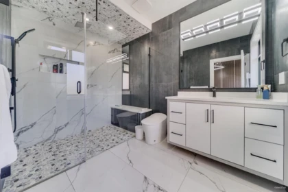 Laundry Room Photo of 11229 136 Street, Surrey, BC