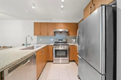 208 6800 Eckersley Road, Richmond, BC, Richmond — Apartment/Condo for sale