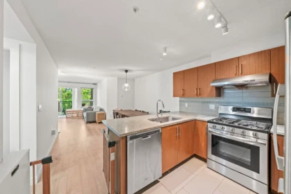 208 6800 Eckersley Road, Richmond, BC, Richmond — Apartment/Condo for sale