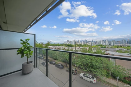 Swimming Pool Photo of 504 2411 Heather Street, Vancouver, BC