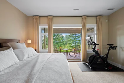 Bedroom 4 Photo of 300 Ocean Crest Drive, West Vancouver, BC