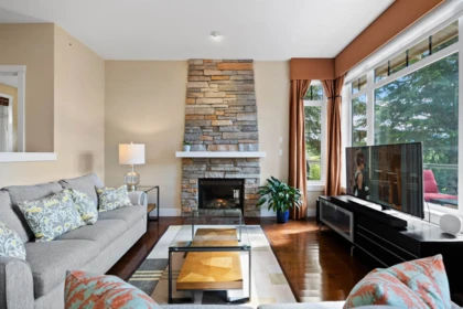 Breakfast Nook Photo of 300 Ocean Crest Drive, West Vancouver, BC