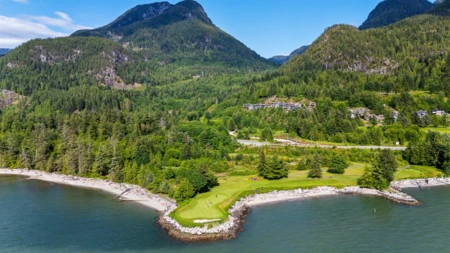 Garden / Landscaping Photo of 300 Ocean Crest Drive, West Vancouver, BC