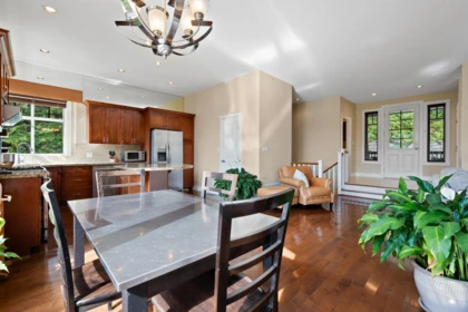 Kitchen Island Photo of 300 Ocean Crest Drive, West Vancouver, BC