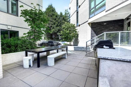 Hot Tub / Spa Photo of 518 W 30th Avenue, Vancouver, BC