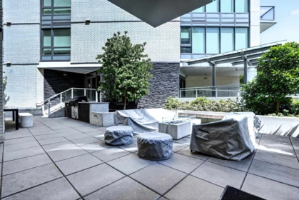 Swimming Pool Photo of 518 W 30th Avenue, Vancouver, BC