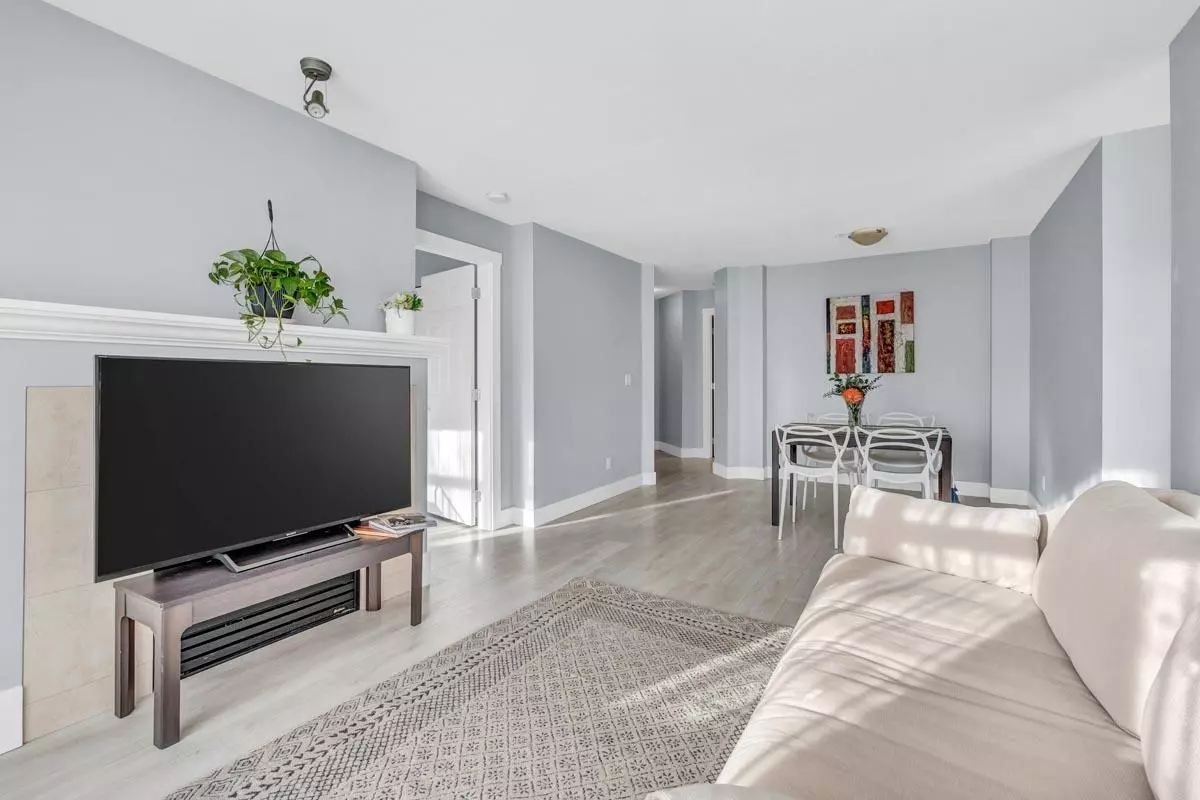 Family Room Photo of 210 995 W 59th Avenue, Vancouver, BC