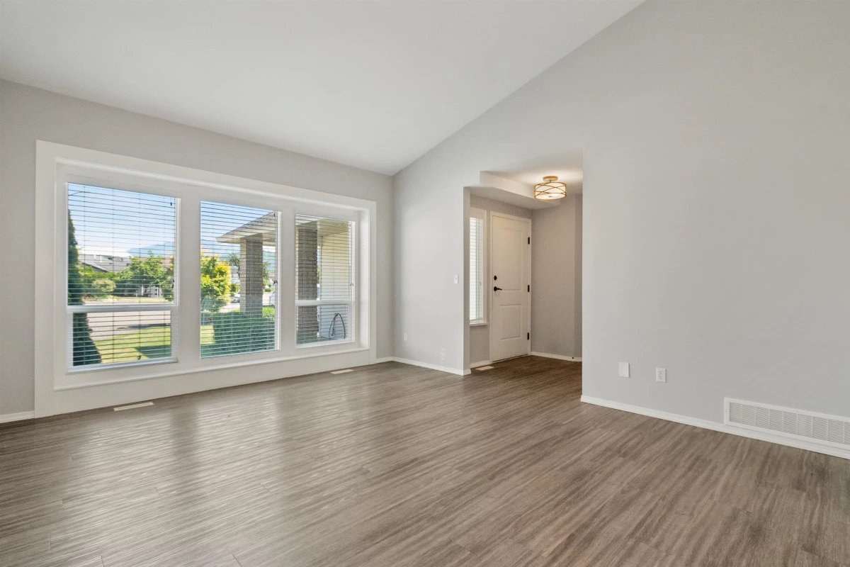 Dining Area Photo of 7665 Sapphire Drive, Chilliwack, BC