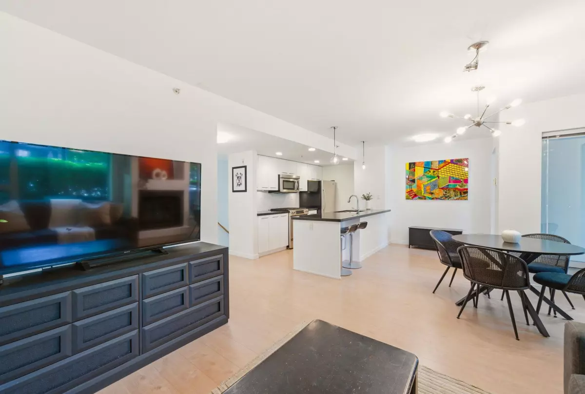 Family Room Photo of TH1 1288 Chesterfield Avenue, North Vancouver, BC