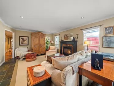 Breakfast Nook Photo of 13383 14a Avenue, Surrey, BC