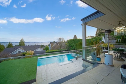 Outdoor Deck Photo of 2538 Ottawa Avenue, West Vancouver, BC