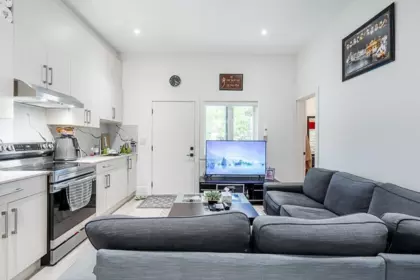 Kitchen Photo of 6052 172 Street, Surrey, BC