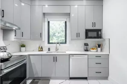 Powder Room Photo of 6052 172 Street, Surrey, BC
