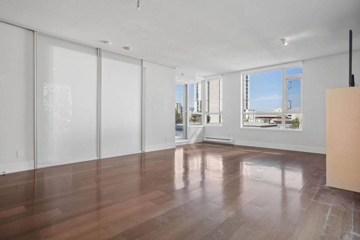 Living Room Photo of 403 1530 W 8th Avenue, Vancouver, BC