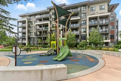Swimming Pool Photo of 211 45511 Campus Drive, Chilliwack, BC