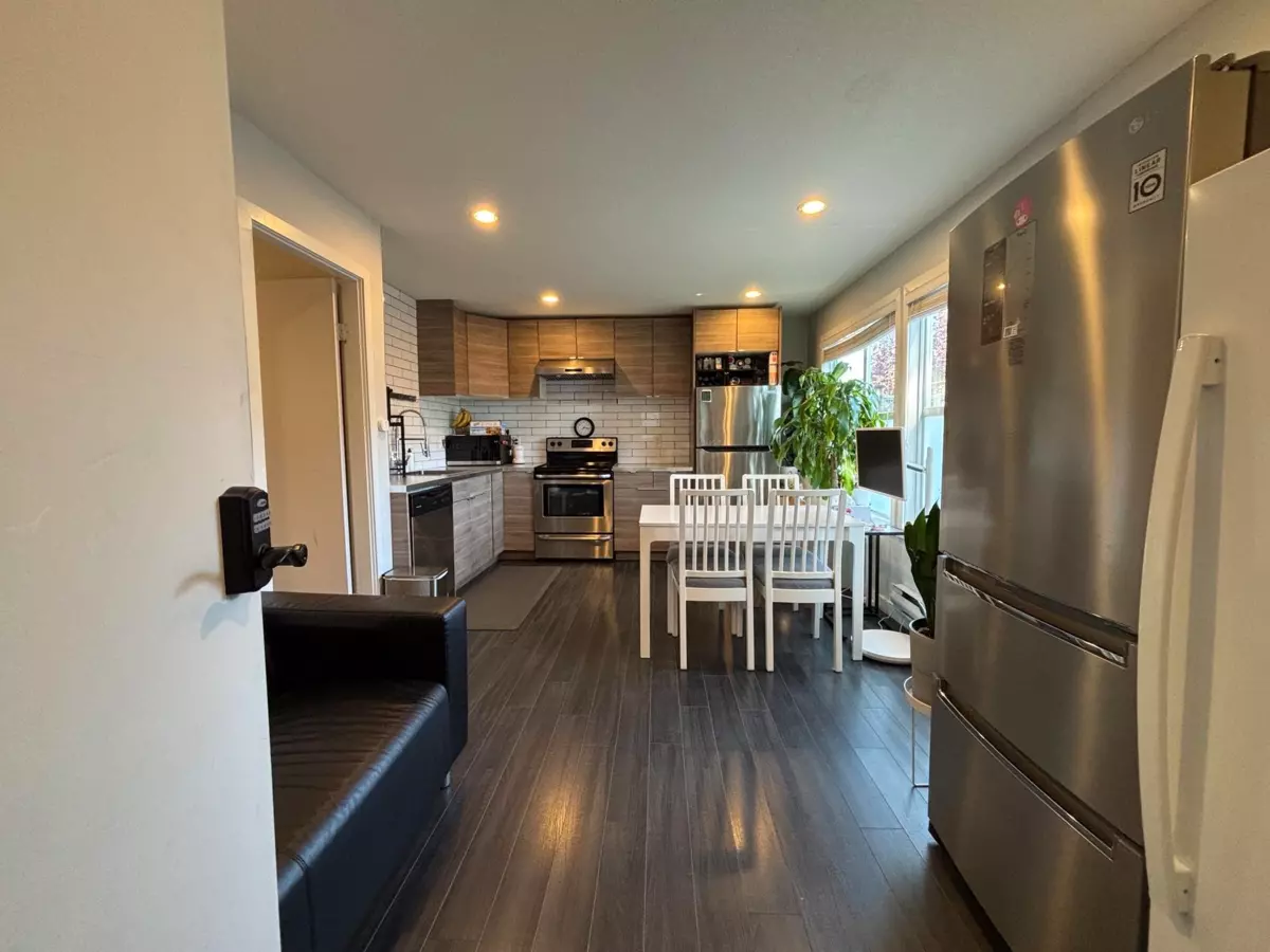 Living Room Photo of 1588 E 41st Avenue, Vancouver, BC