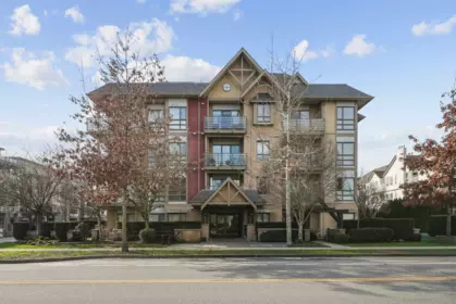 Front Yard Photo of 406 5811 177b Street, Surrey, BC
