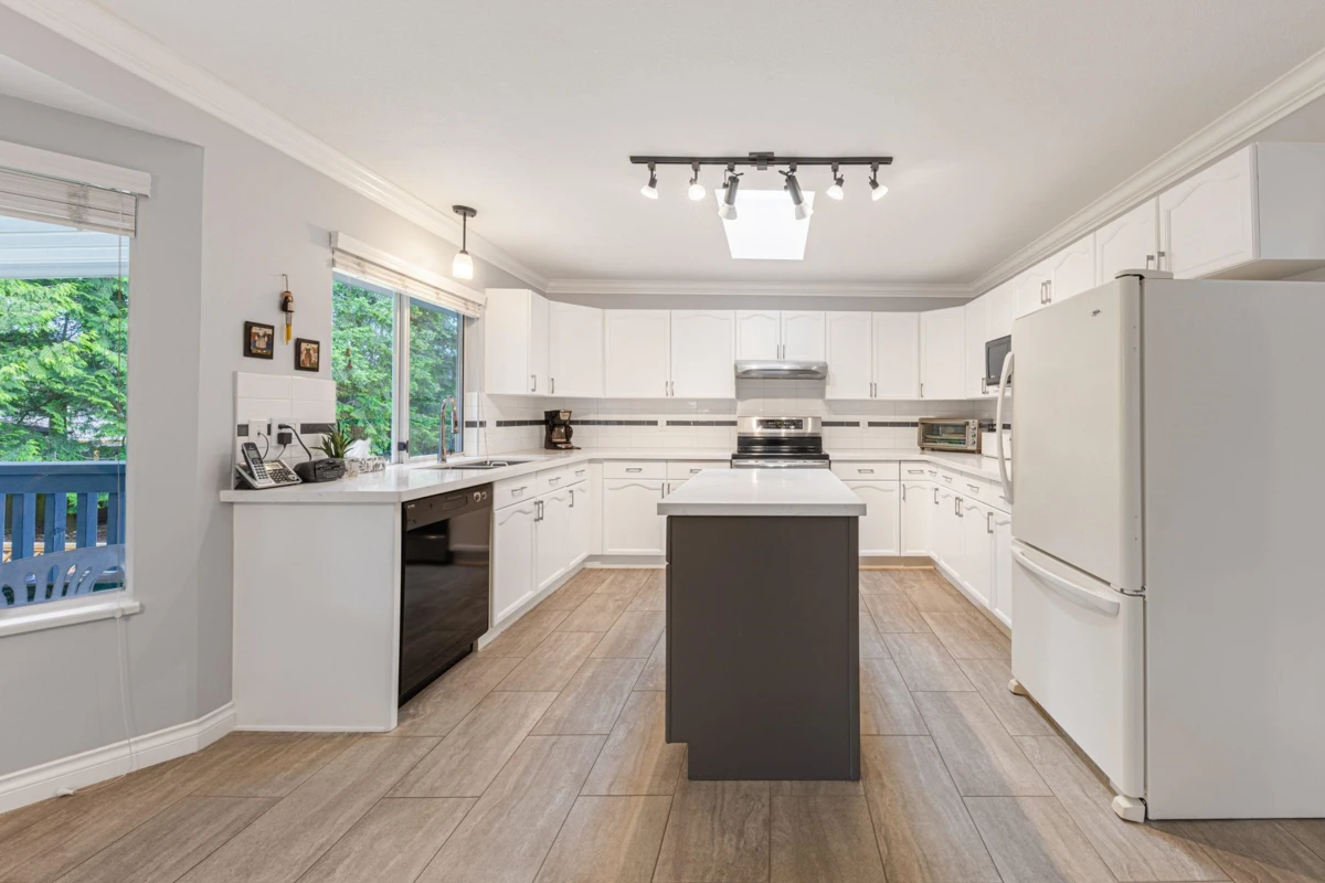 Dining Area Photo of 11458 90 Avenue, Delta, BC