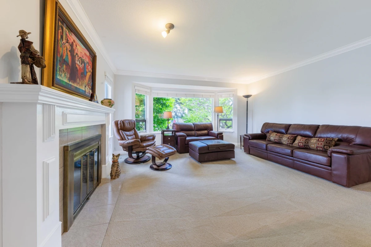 Living Room Photo of 11458 90 Avenue, Delta, BC