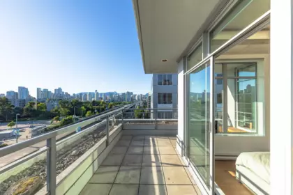 Laundry Room Photo of 604 495 W 6th Avenue, Vancouver, BC