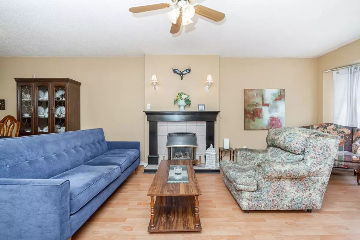 Dining Area Photo of 11 12049 217th Street, Maple Ridge, BC