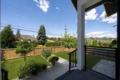 Hallway Photo of 1 122 Eighth Avenue, New Westminster, BC