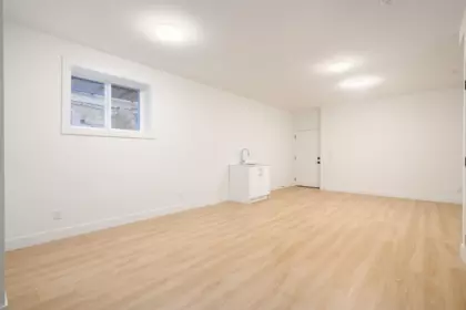 Laundry Room Photo of 1 122 Eighth Avenue, New Westminster, BC