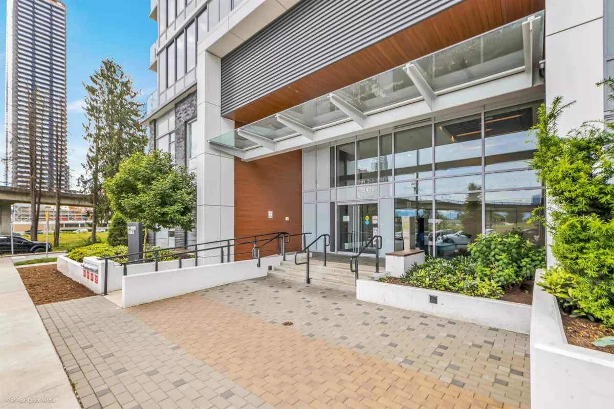Family Room Photo of 1810 13428 105 Avenue, Surrey, BC