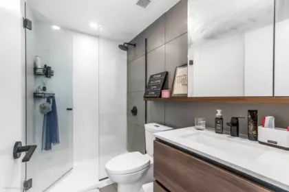 Entry Foyer Photo of 1810 13428 105 Avenue, Surrey, BC