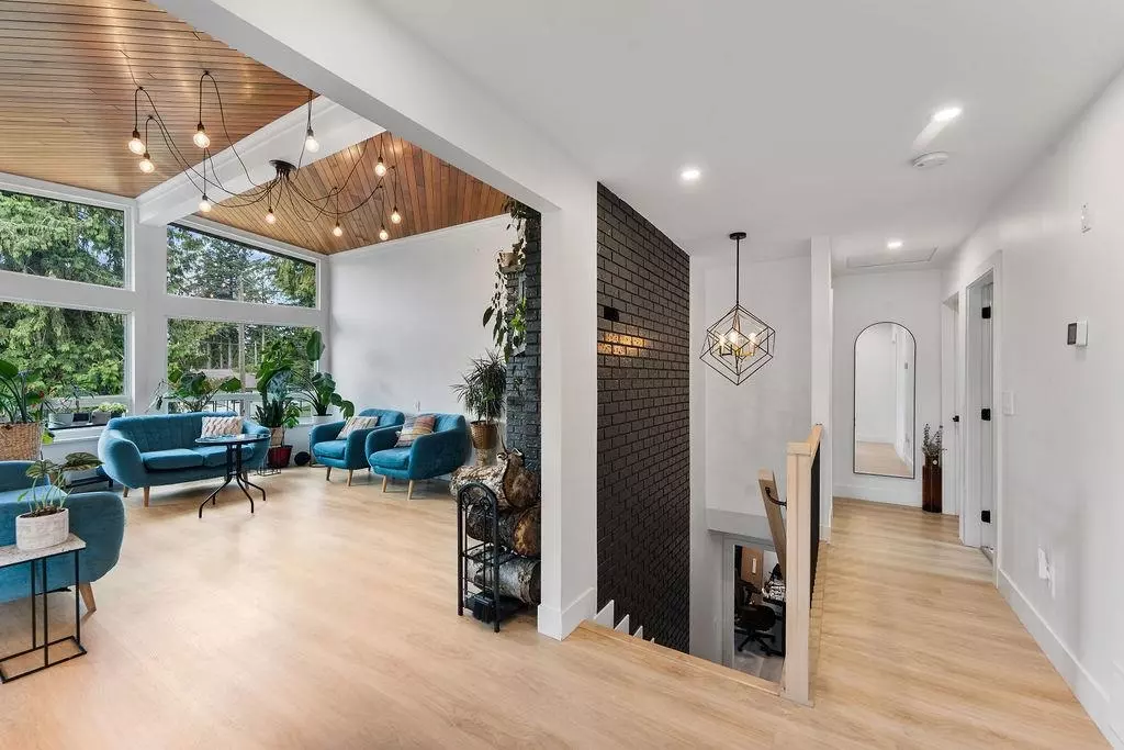 Family Room Photo of 14180 Kindersley Drive, Surrey, BC