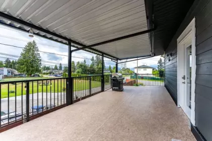 Staircase Photo of 14180 Kindersley Drive, Surrey, BC