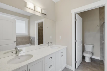Mudroom Photo of 103 2514 Spring Bank Avenue, No City Value, BC