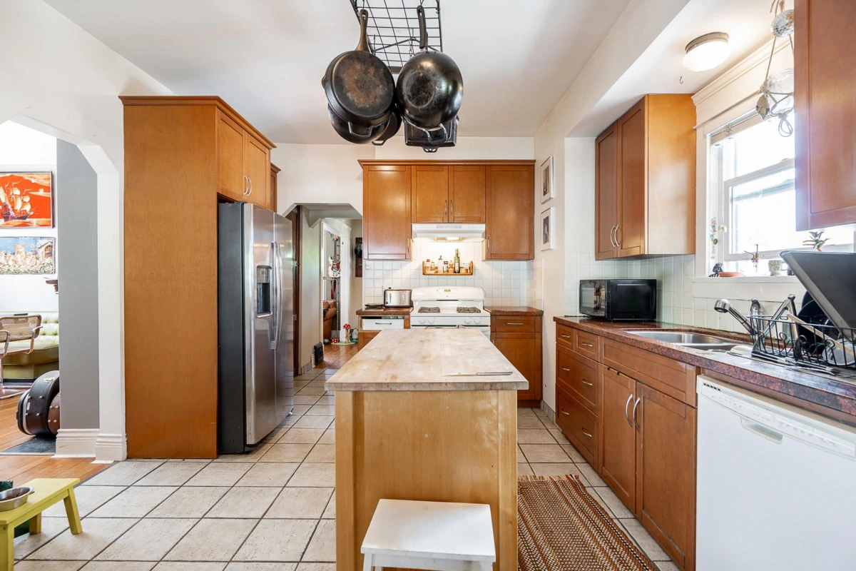 Family Room Photo of 1329 E 12th Avenue, Vancouver, BC