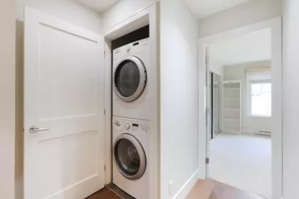 Entry Foyer Photo of 1459 Tilney Mews, Vancouver, BC