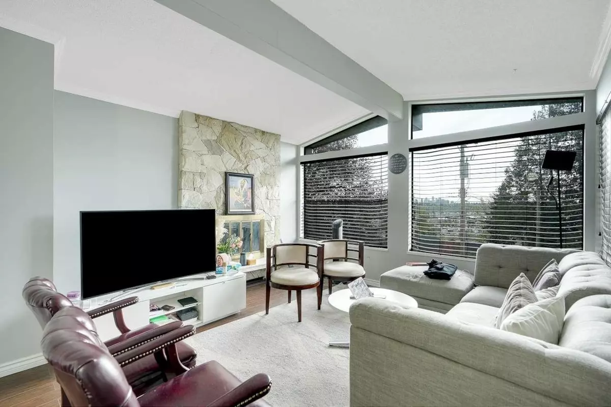 Family Room Photo of 1987 Cape Horn Avenue, Coquitlam, BC