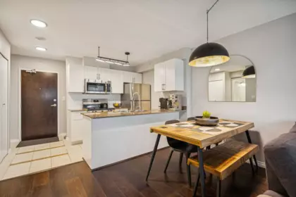 Kitchen Island Photo of 2205 938 Smithe Street, Vancouver, BC