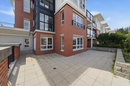 201 2940 King George Boulevard, Surrey, BC, Surrey — Apartment/Condo for sale