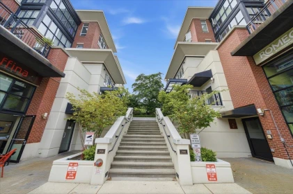 201 2940 King George Boulevard, Surrey, BC, Surrey — Apartment/Condo for sale