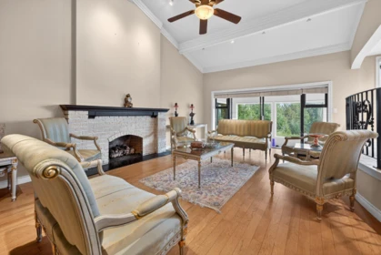 Breakfast Nook Photo of 1375 Burnside Road, West Vancouver, BC