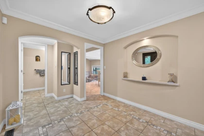 Kitchen Island Photo of 1375 Burnside Road, West Vancouver, BC