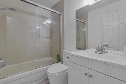 Hallway Photo of 613 13923 72 Avenue, Surrey, BC