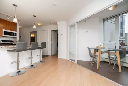Basement Recreation Room Photo of 806 58 Keefer Place, Vancouver, BC
