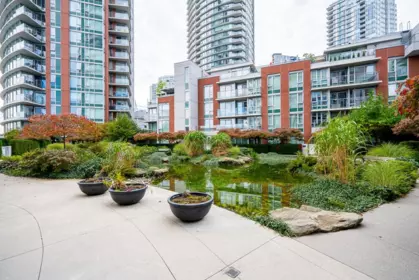 Front Yard Photo of 806 58 Keefer Place, Vancouver, BC
